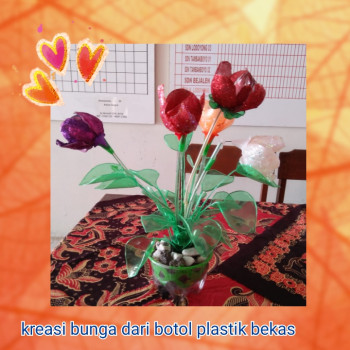 BUNGA DARI BOTOL PLASTIK BEKAS 
